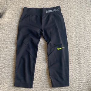 Nike Dri-Fit Seamless Crops